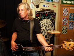 2025 &raquo; The Dynamite Daze live (30.5.25) 